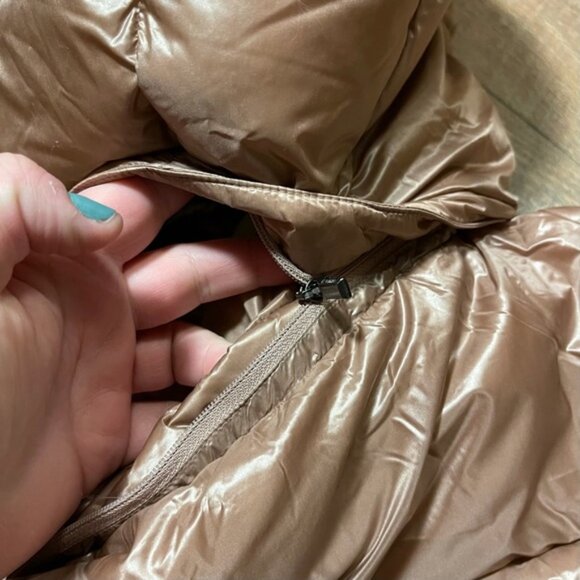 Athleta Sportswear Lofty Down Woman's Puffer Metallic Pink Vest - Picture 4 of 8